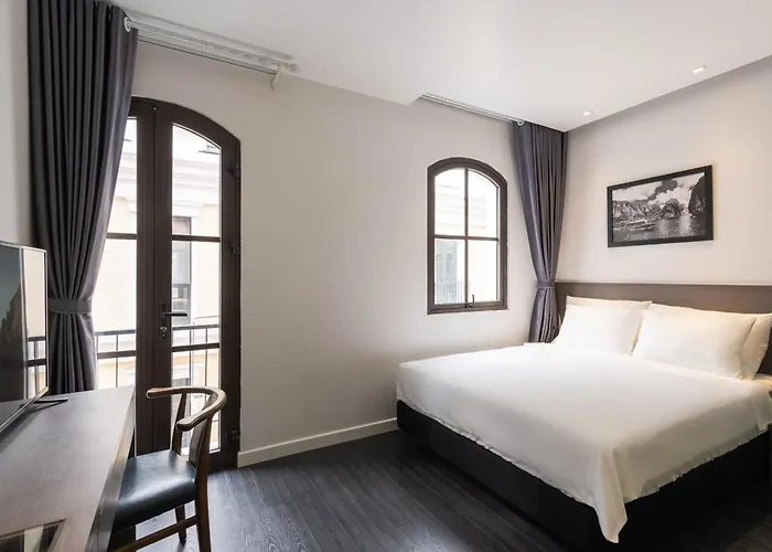 Gem Hotel *