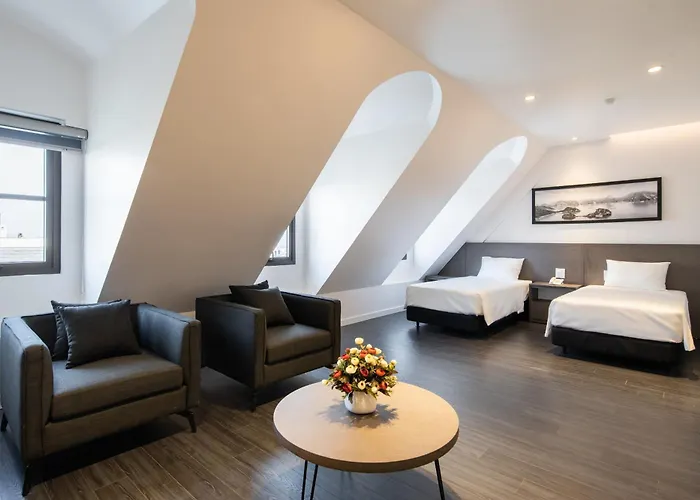 Gem Hotel *
