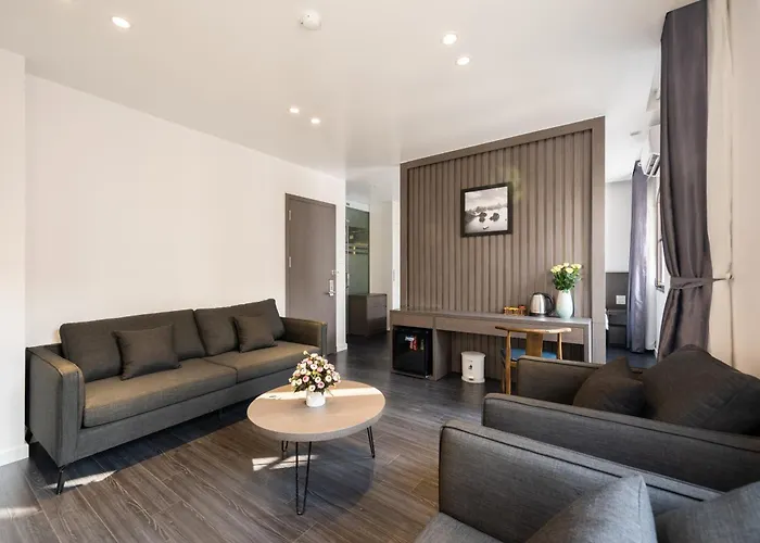Gem Hotel *