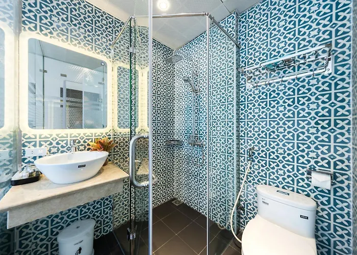 Gem Hotel *